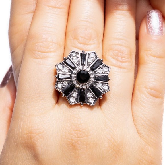 paparazzi Jewelry - Sensational Splendor - Black Ring